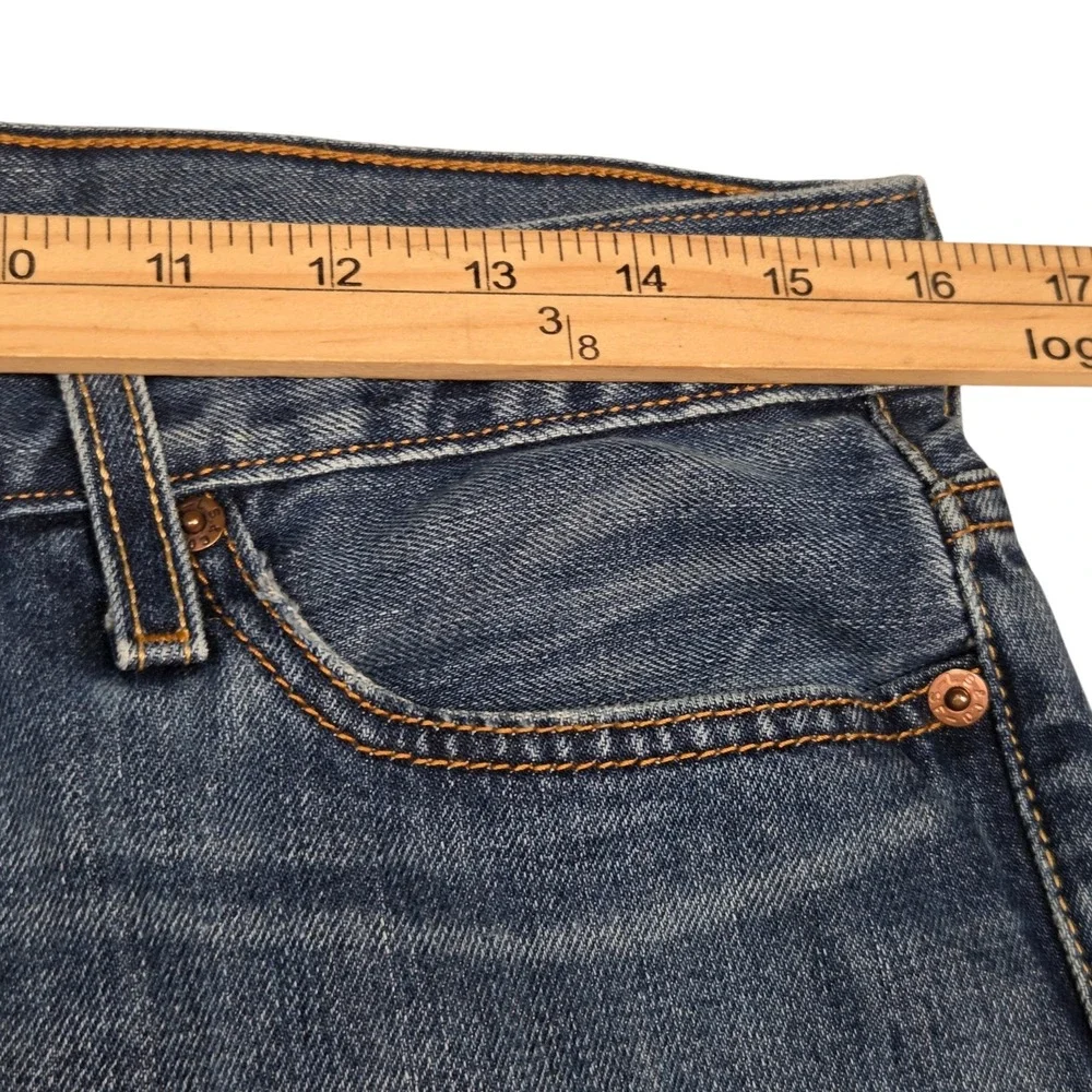 Levi's Men's Straight Jeans in Medium Blue Wash